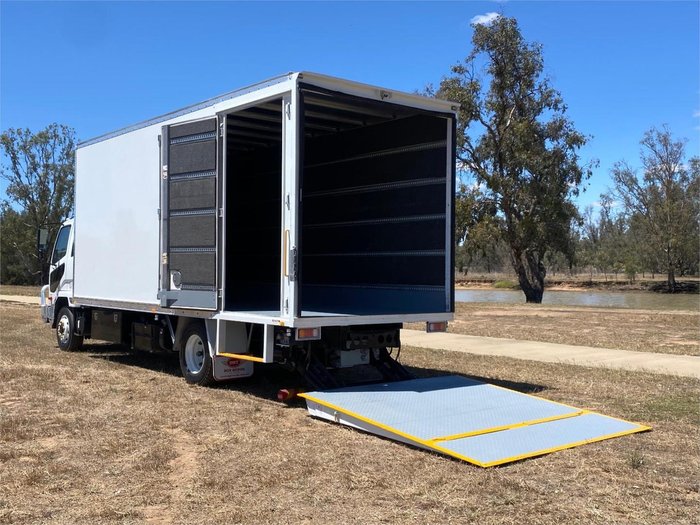 2019 Mitsubishi Fighter Fighter 1224