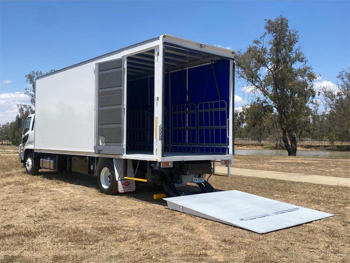 2019 Mitsubishi Fighter Fighter 1627