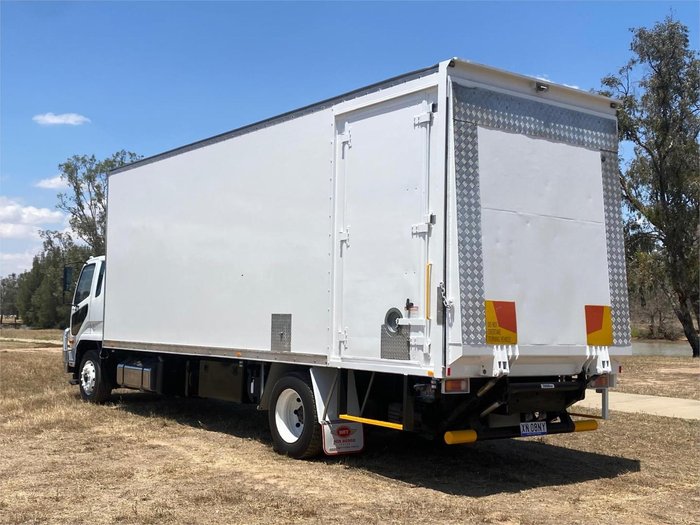 2019 Mitsubishi Fighter Fighter 1627