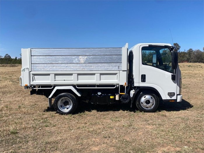 2016 Isuzu Nlr NLR 45-150 Tipper