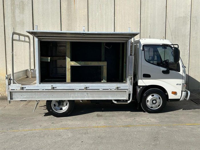 2015 Hino 300 616