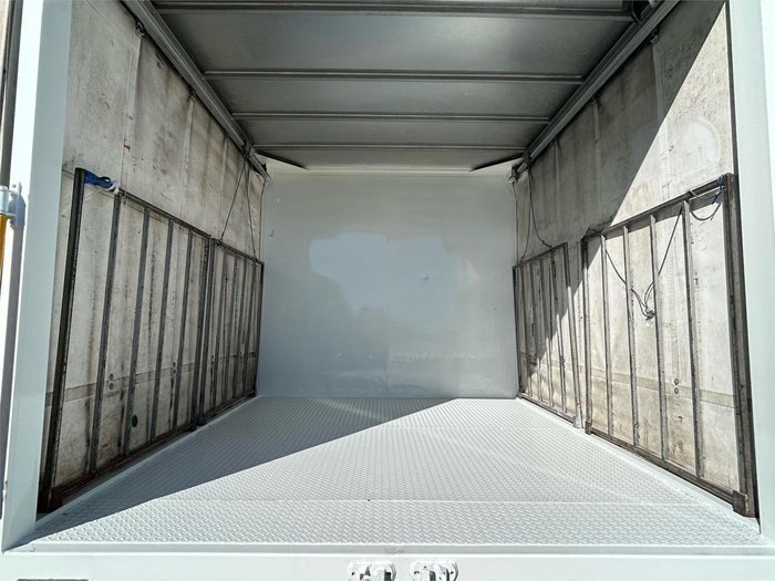 2016 Mitsubishi Fighter Fighter 1424