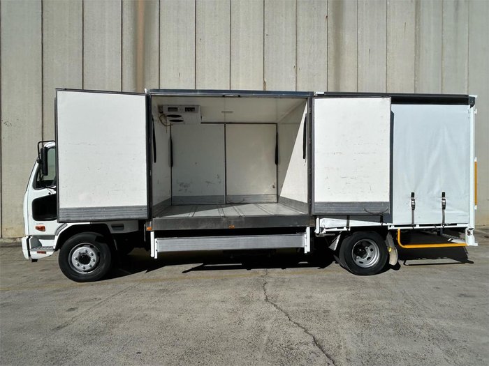 2016 Mitsubishi Fighter Fighter 1424