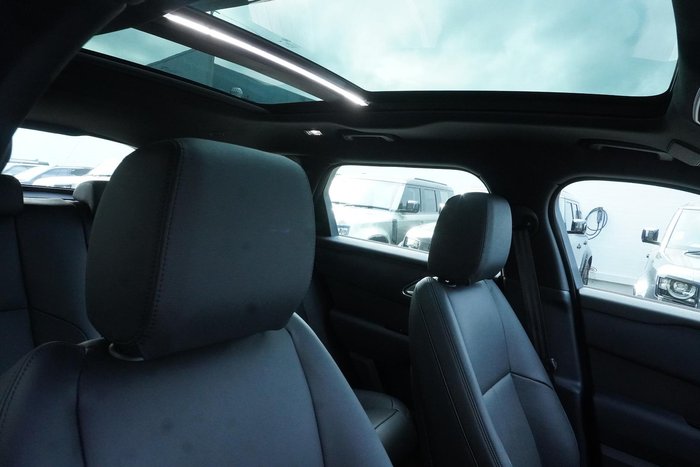 2024 Land Rover Range Rover Velar P250 Dynamic SE