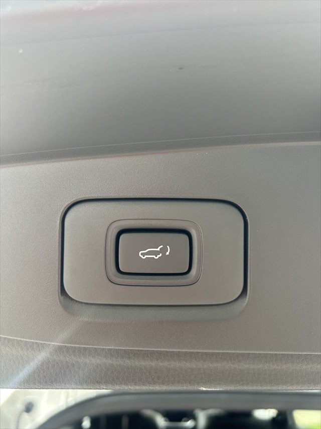 2025 Isuzu MU-X X-TERRAIN