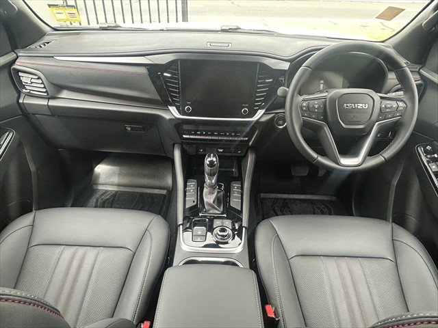 2025 Isuzu MU-X X-TERRAIN