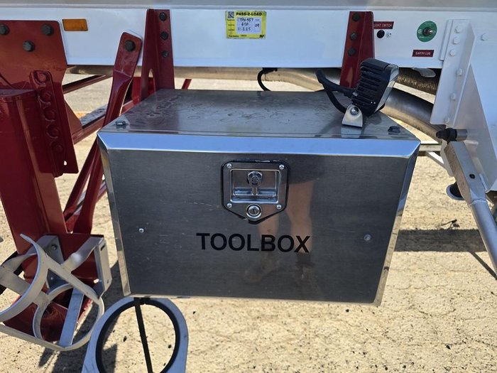 2014 Tieman Tri Axle 6 Compartment