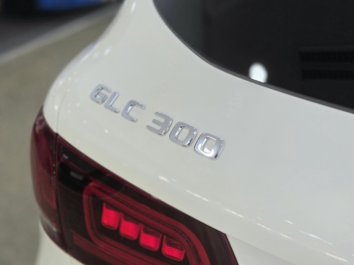 2022 Mercedes-Benz GLC-Class GLC300