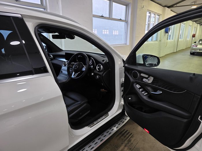 2022 Mercedes-Benz GLC-Class GLC300