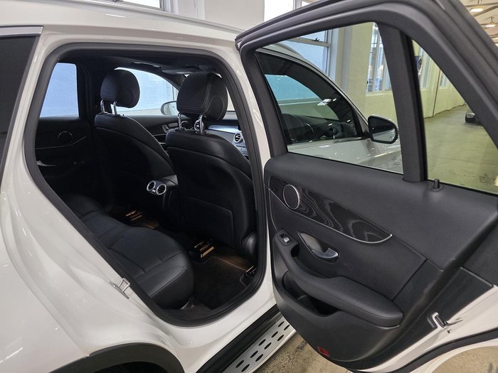 2022 Mercedes-Benz GLC-Class GLC300