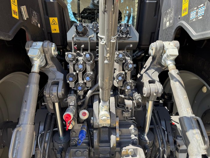 2021 Massey Ferguson 8732S Dyna-Vt