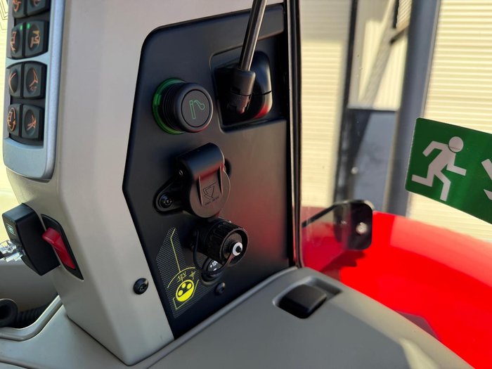 2021 Massey Ferguson 8732S Dyna-Vt