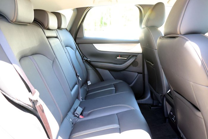 2025 Mazda CX-60 G40e Evolve