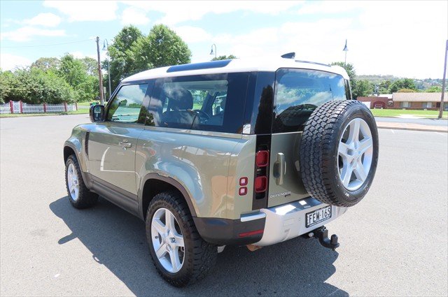 2021 Land Rover Defender 90 D300 SE