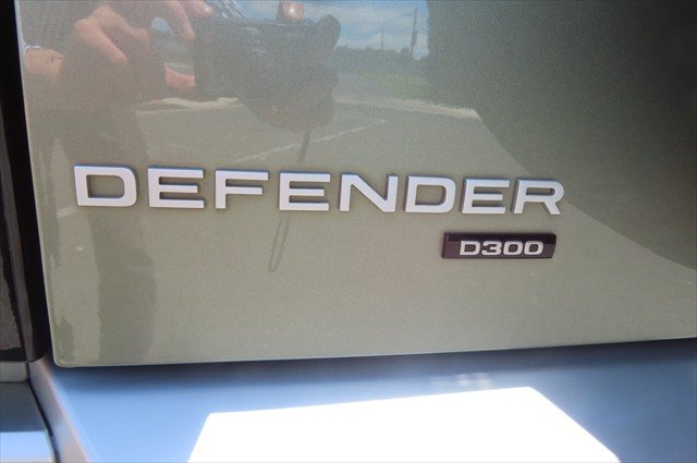 2021 Land Rover Defender 90 D300 SE