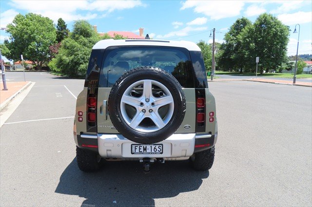 2021 Land Rover Defender 90 D300 SE