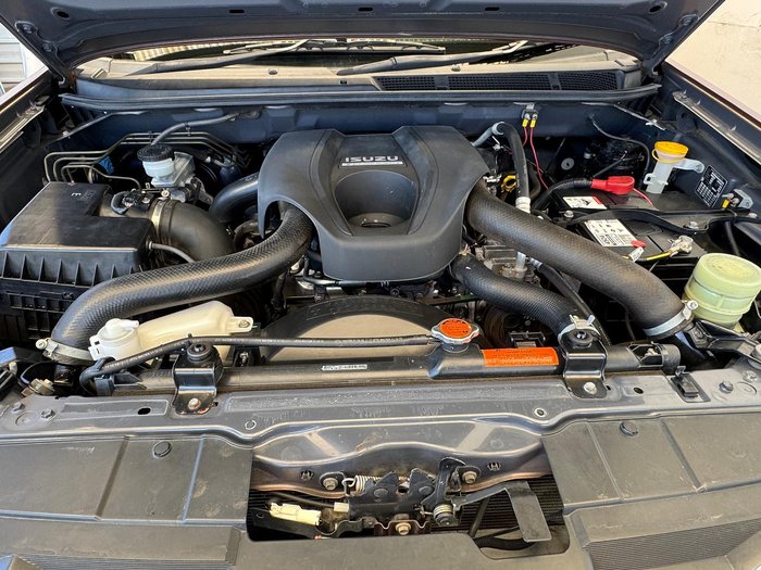 2015 Isuzu MU-X LS-T