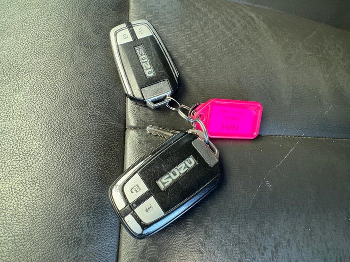 2015 Isuzu MU-X LS-T