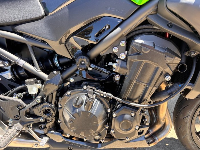 2026 Kawasaki 2026 Kawasaki 900CC Z900 SUPERNAKED (ZR900STFNN) SPORTS GREEN
