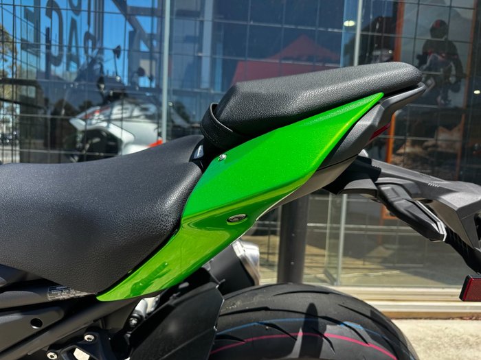 2026 Kawasaki 2026 Kawasaki 900CC Z900 SUPERNAKED (ZR900STFNN) SPORTS GREEN