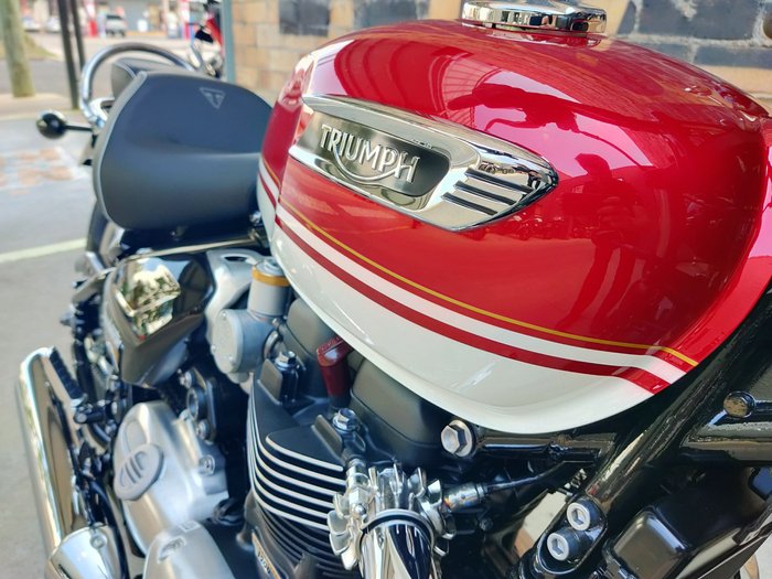 2026 TRIUMPH BONNEVILLE SPEEDMASTER ROAD RED