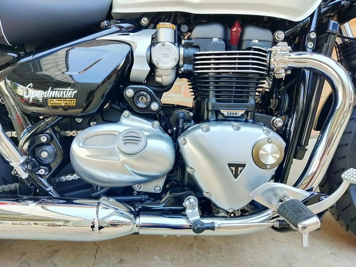 2026 TRIUMPH BONNEVILLE SPEEDMASTER ROAD RED