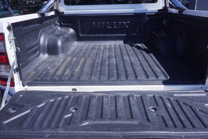 2022 Toyota Hilux SR5