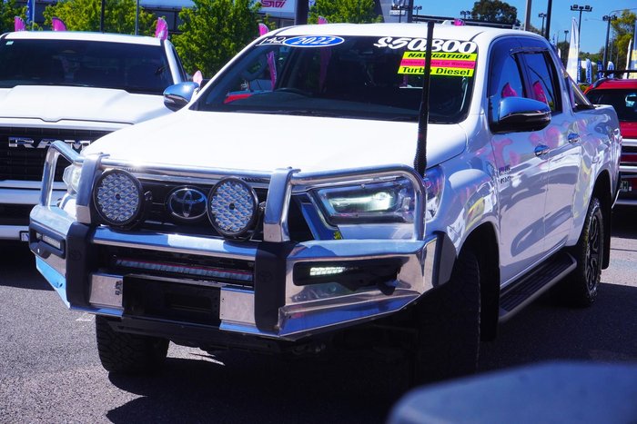 2022 Toyota Hilux SR5