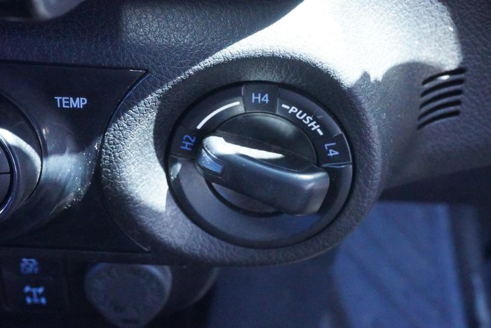 2022 Toyota Hilux SR5