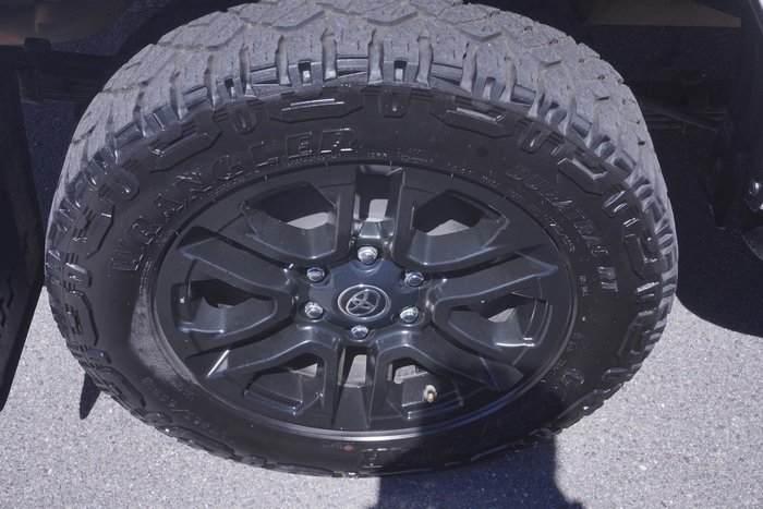 2022 Toyota Hilux SR5