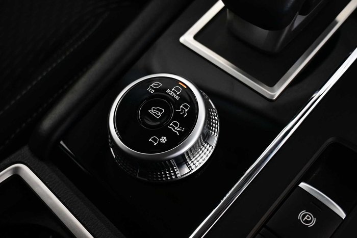 2025 Mitsubishi Outlander LS