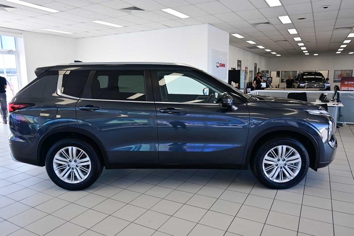 2025 Mitsubishi Outlander LS