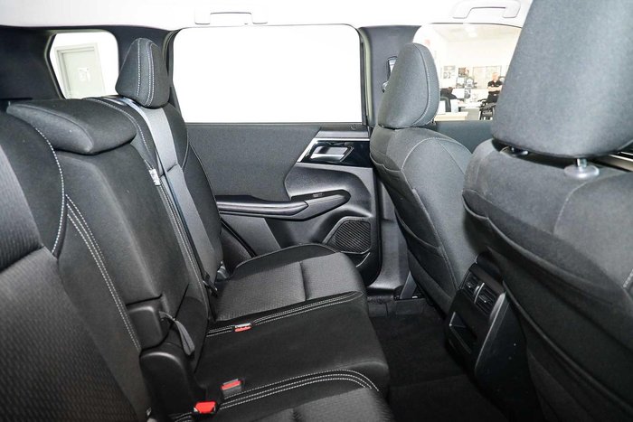 2025 Mitsubishi Outlander LS