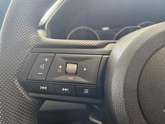 2025 Mitsubishi Triton GLX+