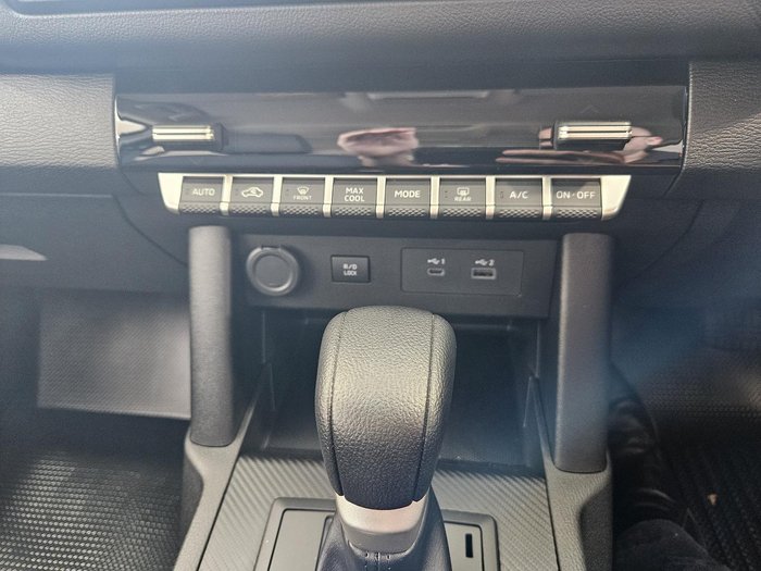 2025 Mitsubishi Triton GLX+