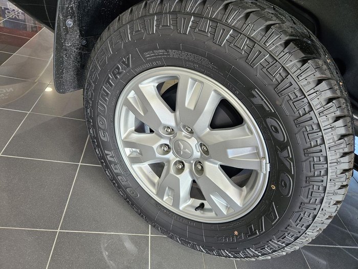 2025 Mitsubishi Triton GLX+
