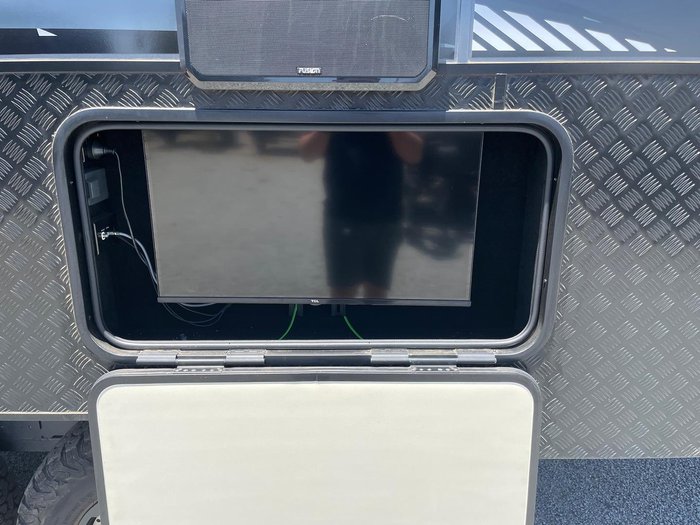 2022 Lotus Caravans Hollywood