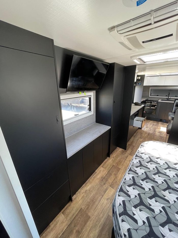 2022 Lotus Caravans Hollywood