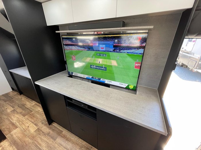 2022 Lotus Caravans Hollywood