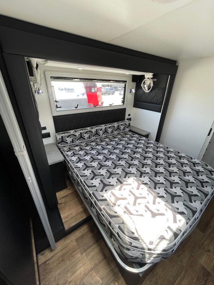 2022 Lotus Caravans Hollywood