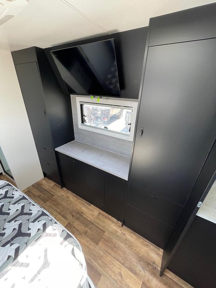 2022 Lotus Caravans Hollywood