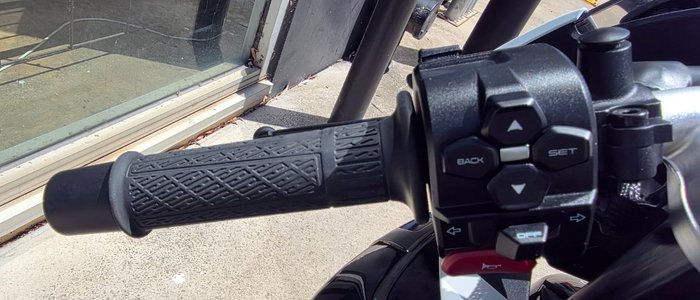 2025 CFMOTO 2025 CF MOTO 675CC 675SR-R ABS NEBULA WHITE