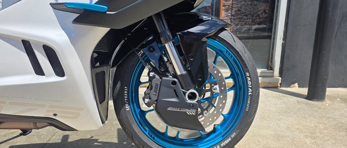 2025 CFMOTO 2025 CF MOTO 675CC 675SR-R ABS NEBULA WHITE