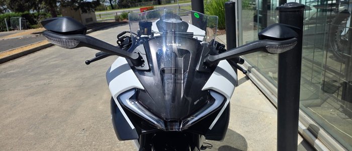 2025 CFMOTO 2025 CF MOTO 675CC 675SR-R ABS NEBULA WHITE