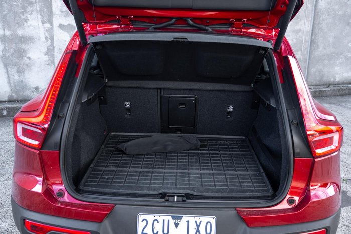 2019 Volvo XC40 T4 Momentum