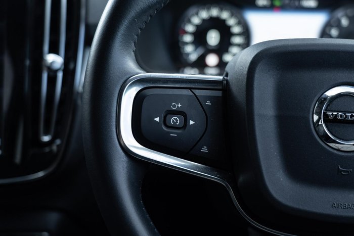 2019 Volvo XC40 T4 Momentum