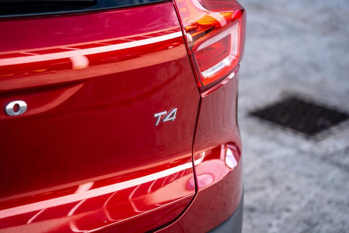 2019 Volvo XC40 T4 Momentum