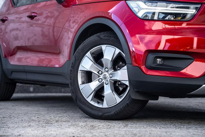 2019 Volvo XC40 T4 Momentum