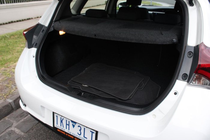 2017 Toyota Corolla Ascent ZRE182R Glacier White