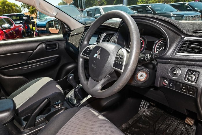 2021 Mitsubishi Triton GLX